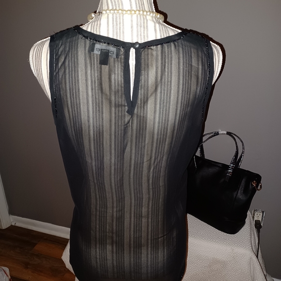 Bebe sleeveless black chiffon and full front beaded top, NWOT, size Med - Picture 5 of 6